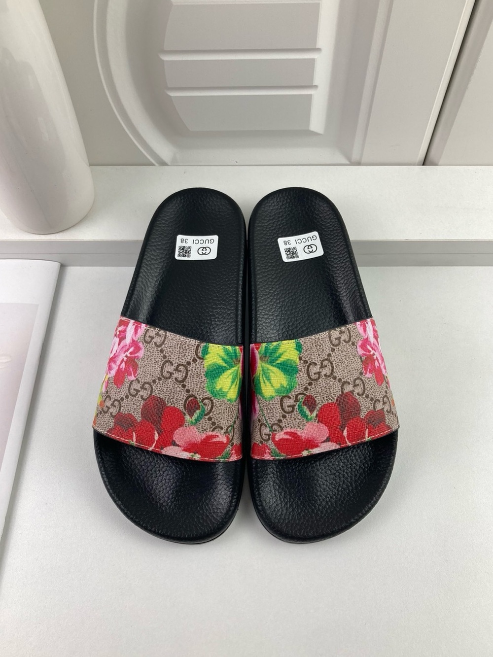 Gucci Women’s Mules with All‑Over Red Floral Print